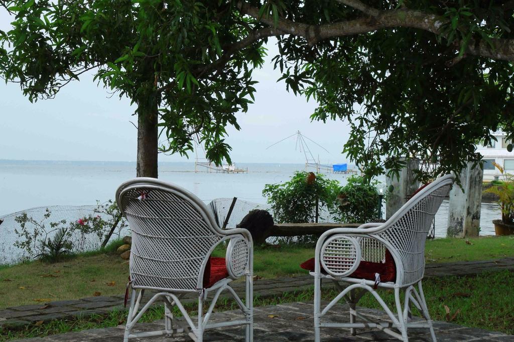 Orchid Lake View Homestay Alappuzha Exteriér fotografie